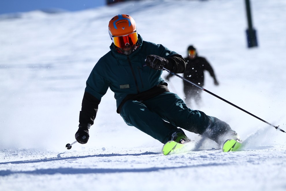 Pablo Funes esquiando en Cerro Catedral, Bariloche